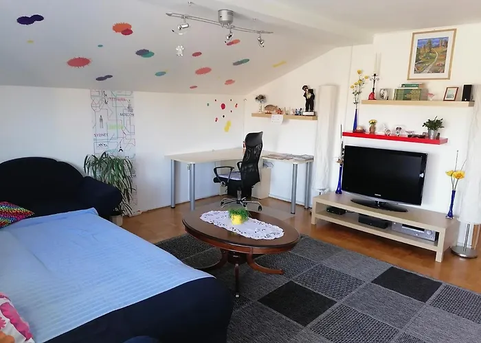 아파트 At Marian's Place